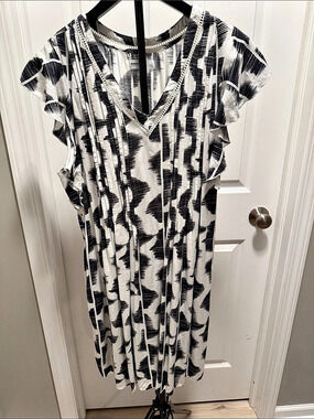 Sonoma Abstract Midi Dress in White & Black Size Large
